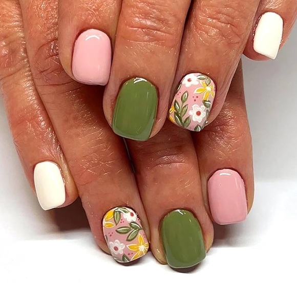 Other - Floral Press On Nails